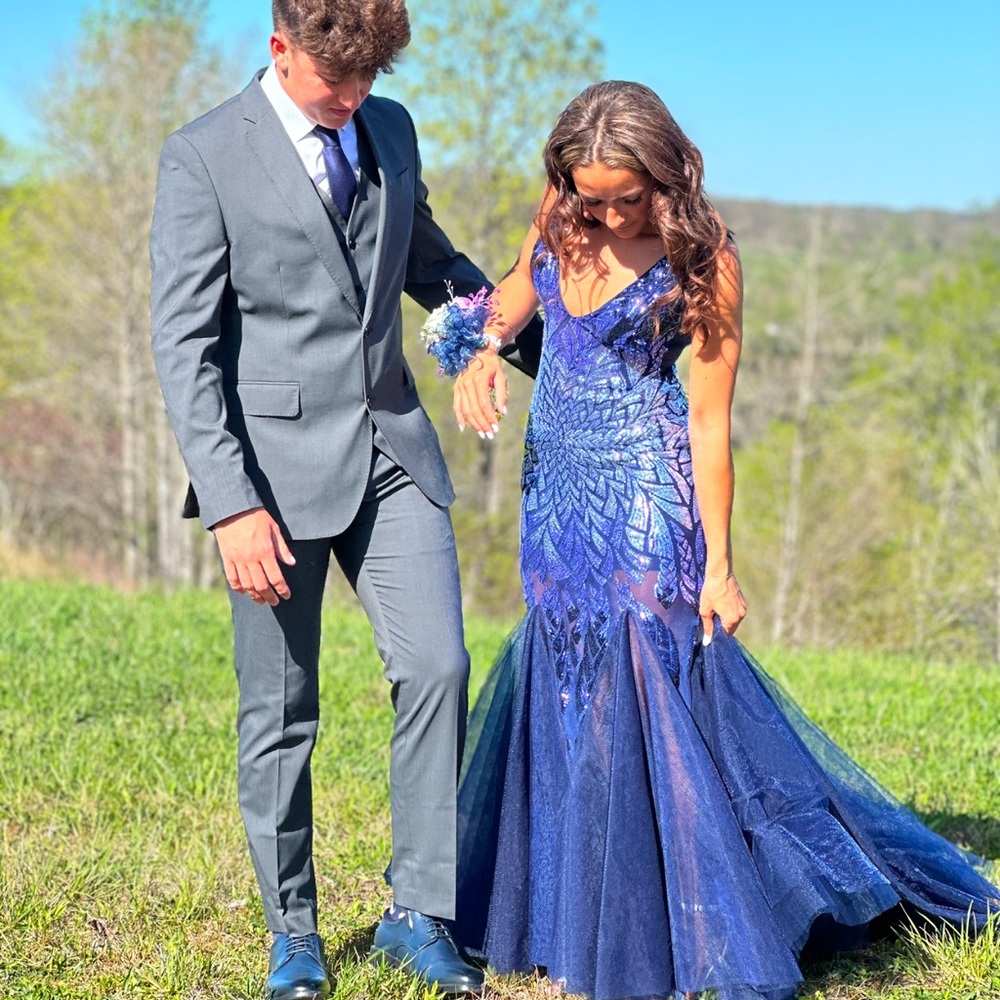 Elegant Blue Evening Gown